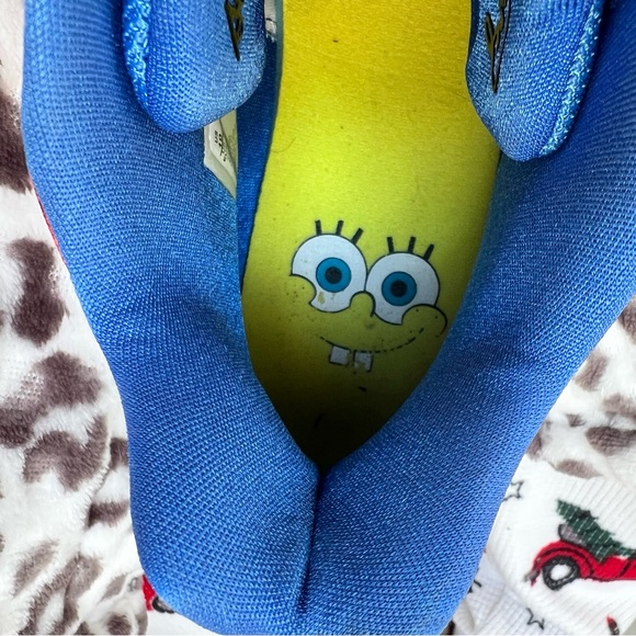 Nike Sponge Bob Square Pants KYRIE 5 Pineapple Athletic Shoes - Picture 3 of 11